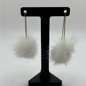 ✨5/$25✨ Elegant White Fluffy Earrings